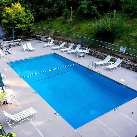 Bearadise Retreat At English Mountain Condo Сивиървил Екстериор снимка