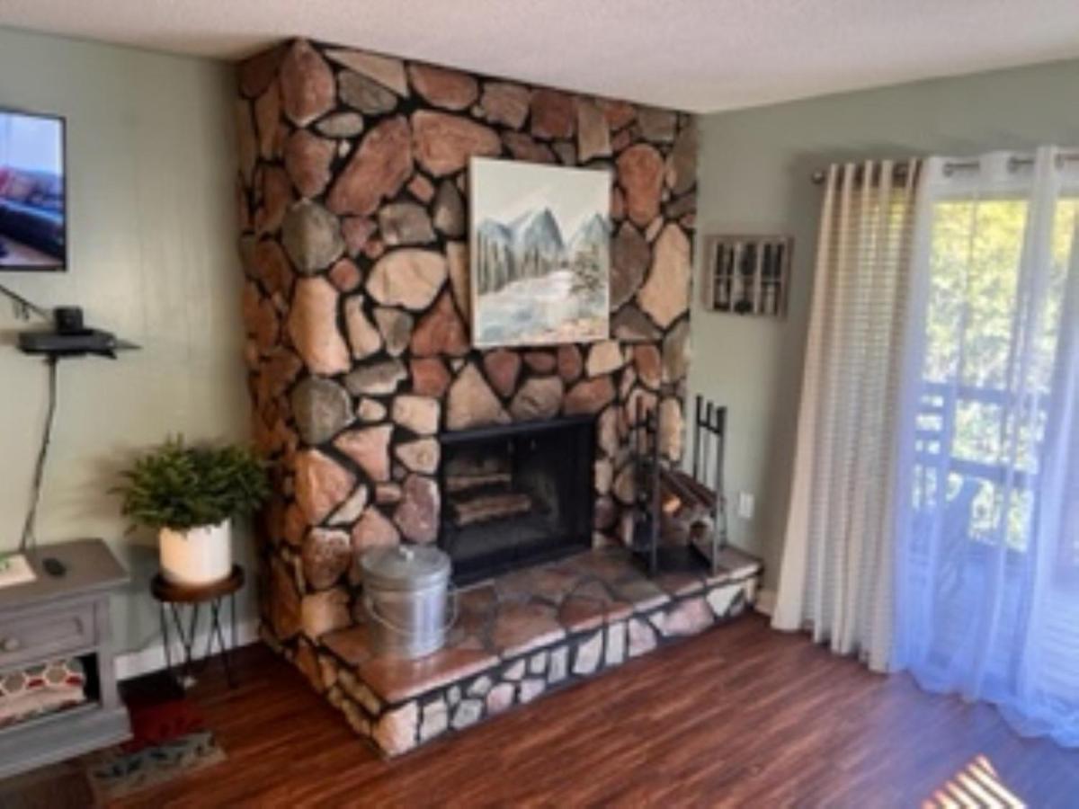Bearadise Retreat At English Mountain Condo Сивиървил Екстериор снимка